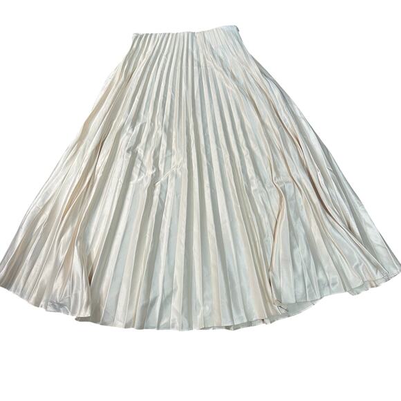 Zara Dresses & Skirts - ZARA Women's Satin Effect Pleated Skirt Size XS In Oyster White